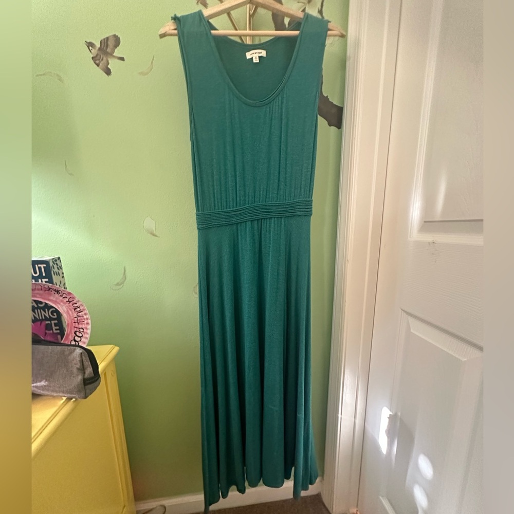 Elegant Green Sleeveless Dress